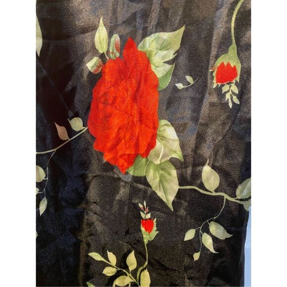 Vintage woman’s CGC Black and Red Floral Nightgown Size XL - Picture 4 of 4
